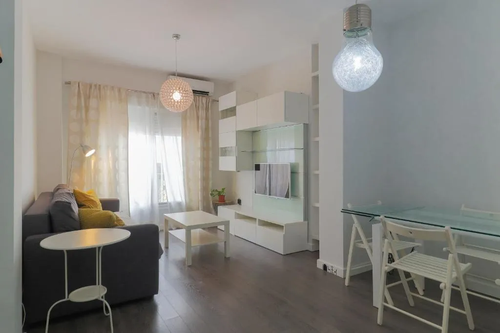 Cosy 1 Bedroom Calle Victoria, Malaga, Spain