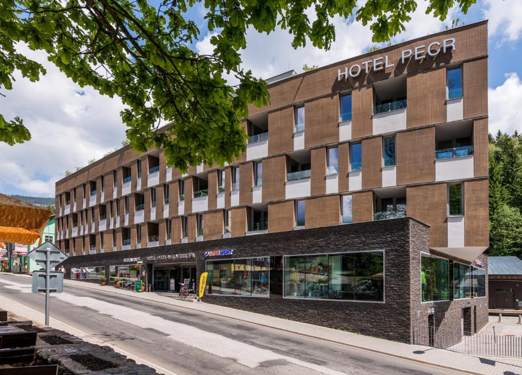 Budova, kde se aparthotel nachází
