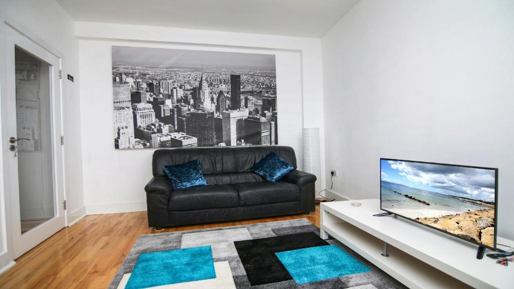 Executive 1 bedroom city centre apartment in private building