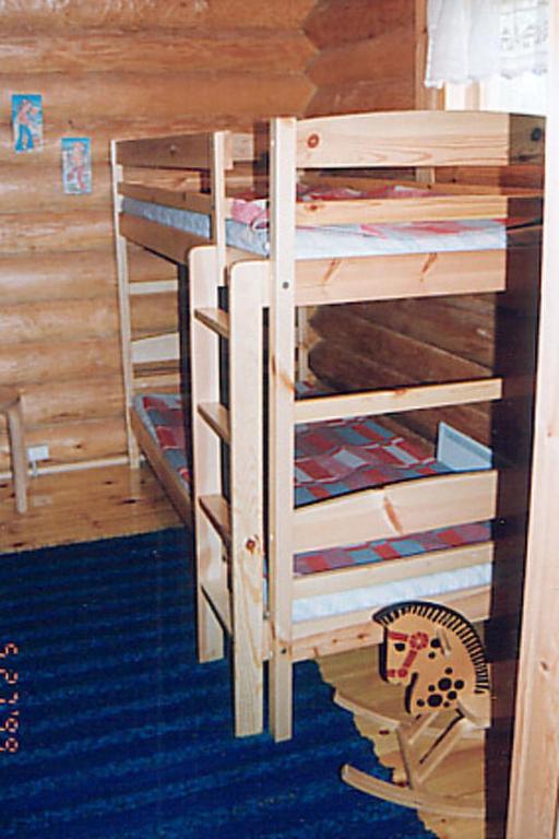 Palanda nebo palandy na pokoji v ubytování Holiday Home Pastin mökki by Interhome