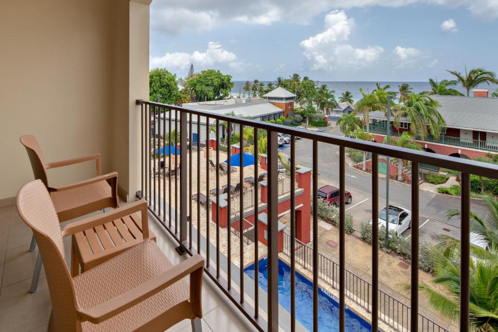 Balkón nebo terasa v ubytování Courtyard by Marriott Bridgetown, Barbados