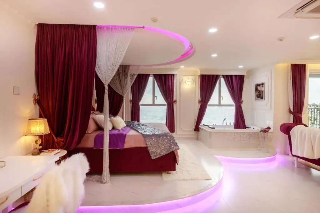 Couple Nest 2 - Luxurious & Romantic Apartment, Ho Chi Minh City, Vietnam