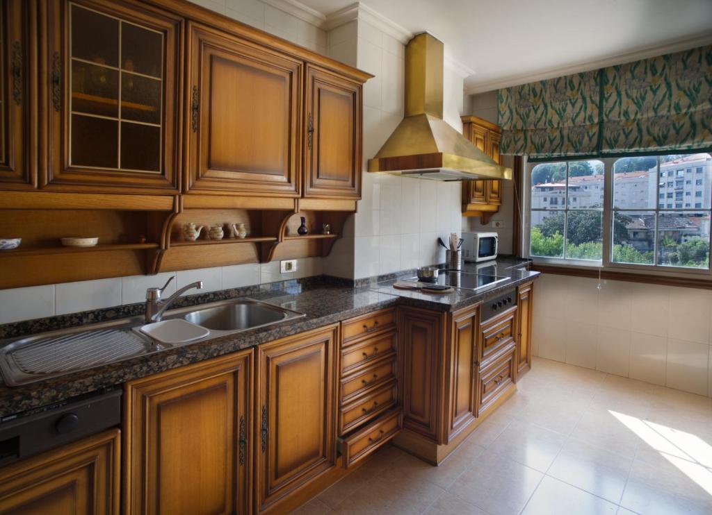 El Piso de la Placita - 2