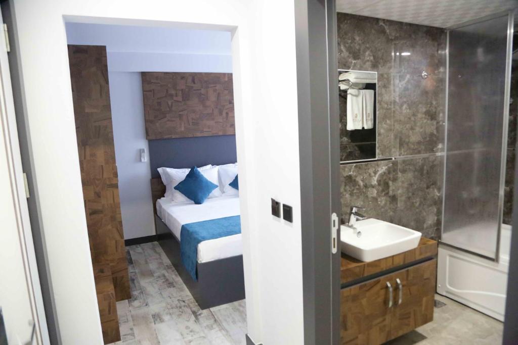 Ladik Hotel - Suite With Mountain View