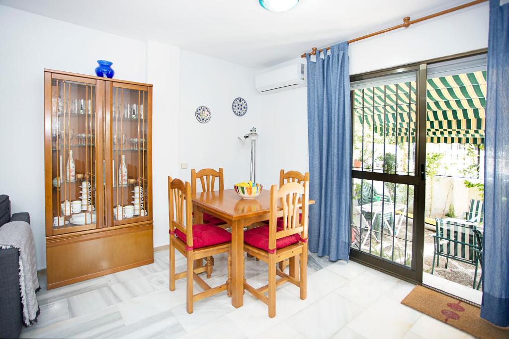 Apartment MONKÓ - EL PATIO DE LA BUGAMBILLA, Torremolinos ...