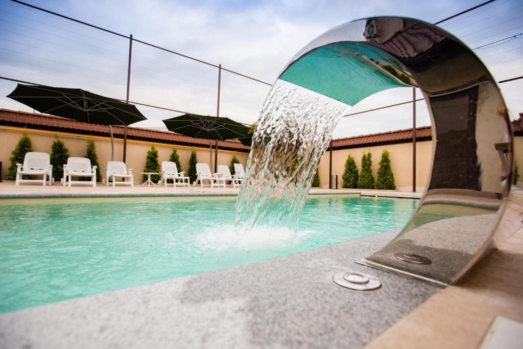 Bazén v ubytování Hotel Sofia nebo v jeho okolí