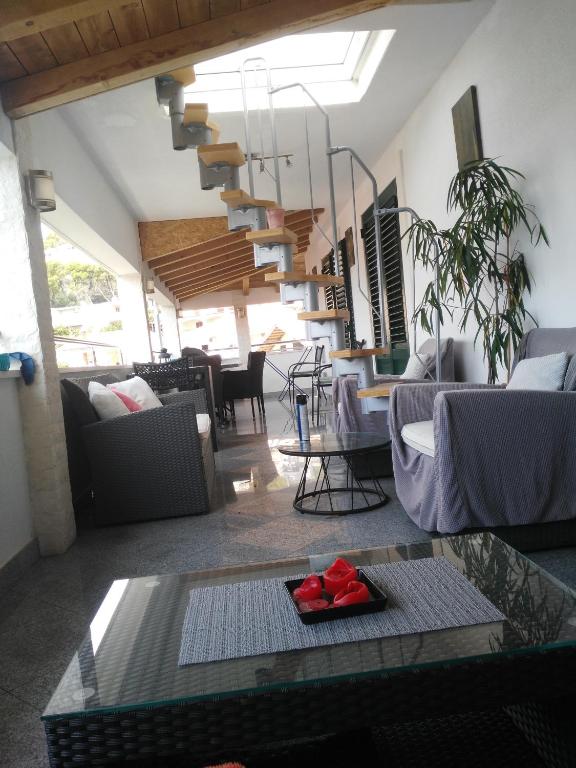 Posedenie v ubytovaní Villa Mira Trogir