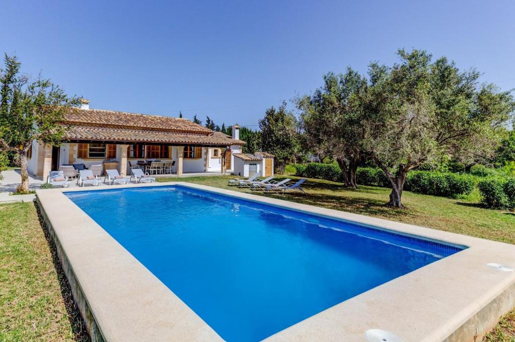 Bazén v ubytování Villa Lidia by Sealand Villas nebo v jeho okolí