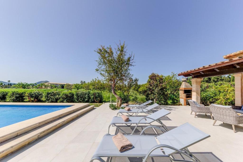 Bazén v ubytování Villa Lidia by Sealand Villas nebo v jeho okolí