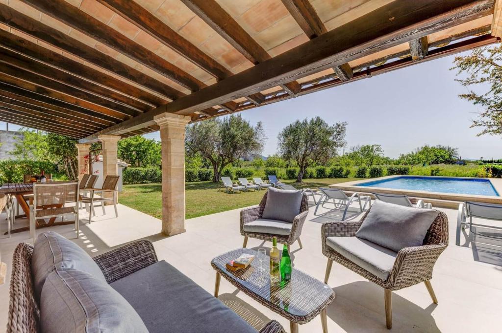 Bazén v ubytování Villa Lidia by Sealand Villas nebo v jeho okolí
