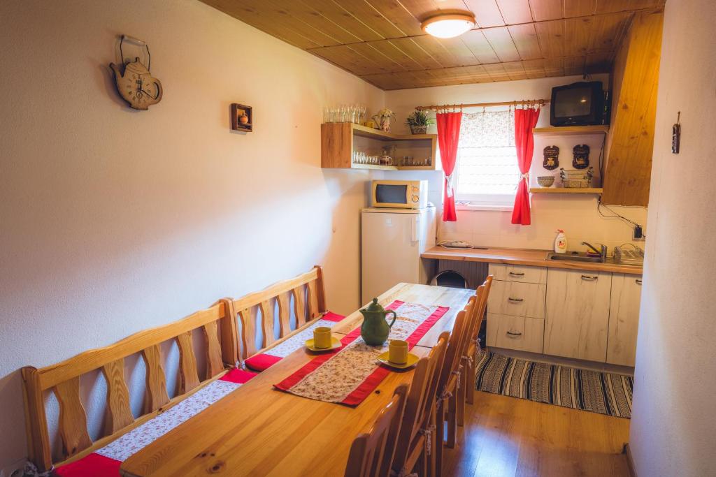 Kuchyň nebo kuchyňský kout v ubytování Apartmán u Paťka Zuberec