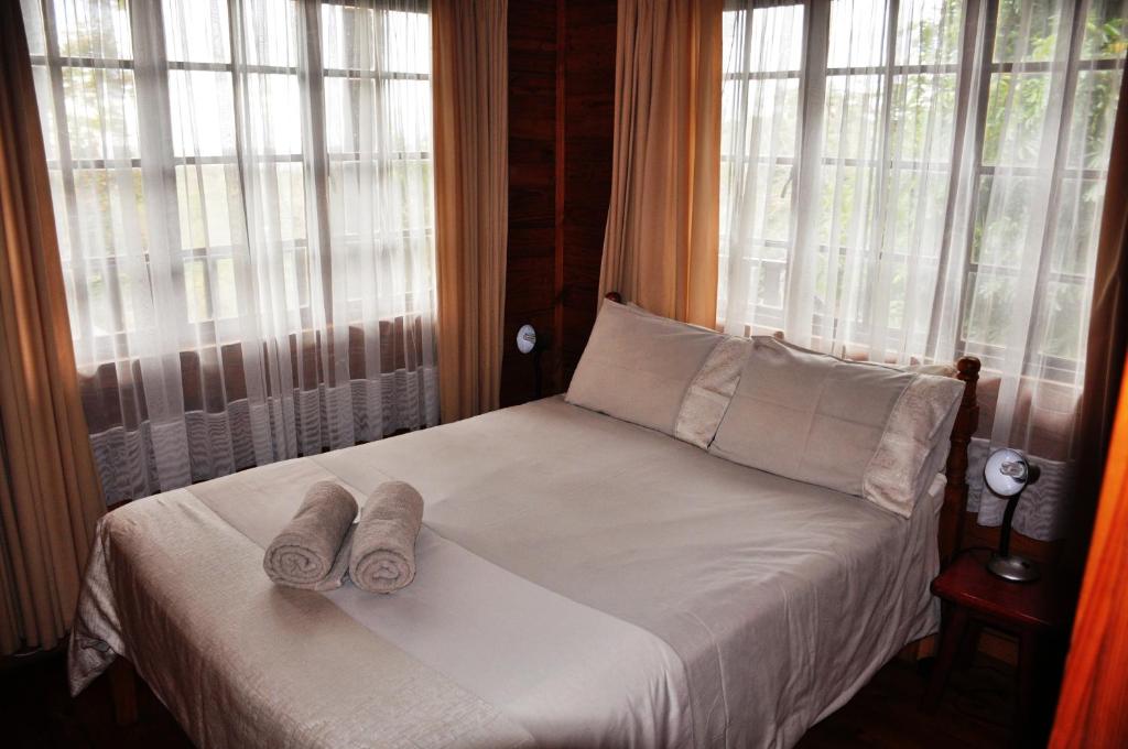 Impala Niezel Lodge & Guest House - Bungalow De Dos Habitaciones