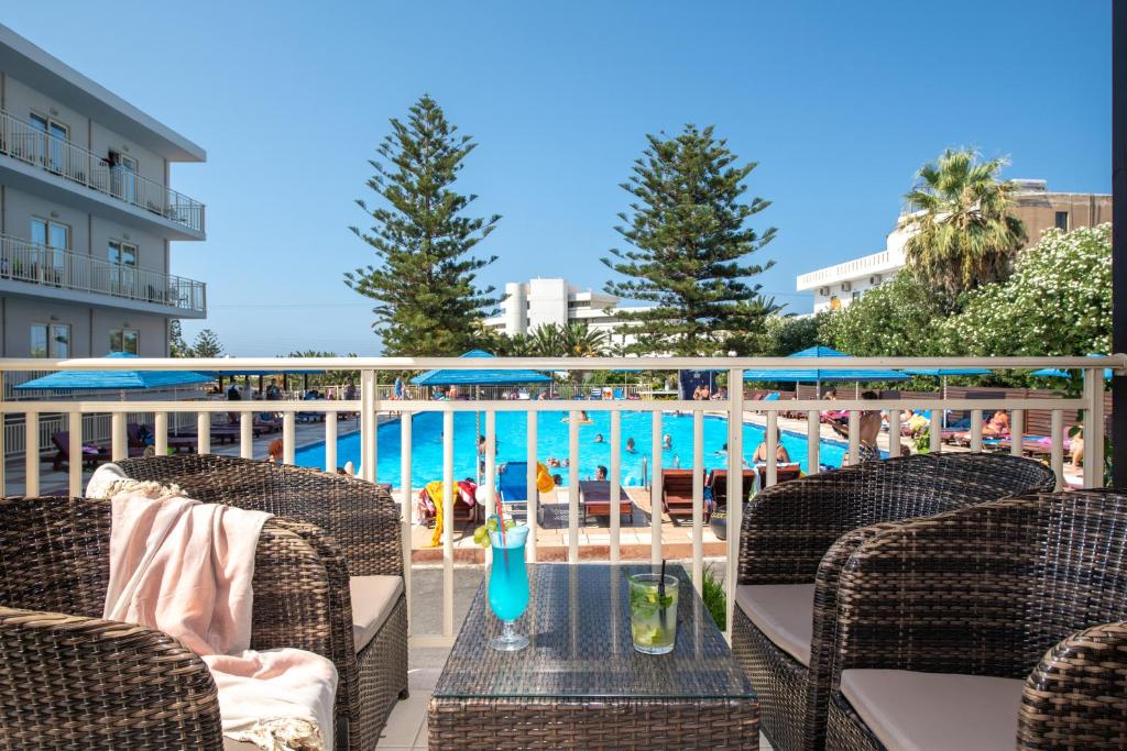 Bazén v ubytování Marilena Hotel nebo v jeho okolí
