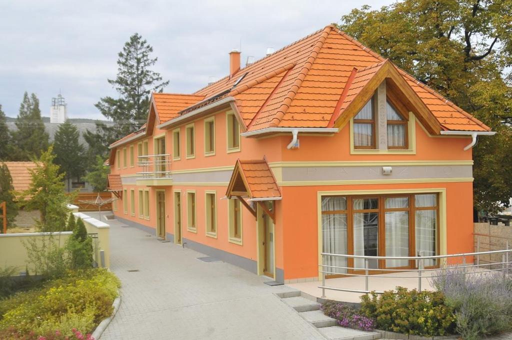 Budova, v ktorej sa ubytovanie bed & breakfast nachádza