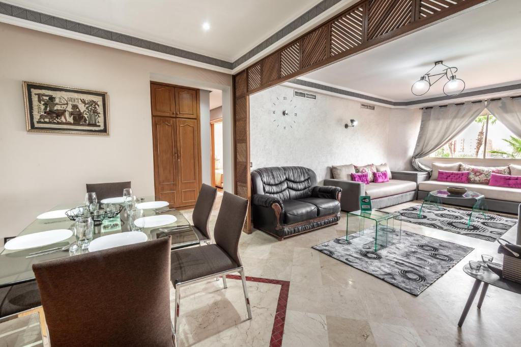 Majorelle family residence - Apartment With Pool View