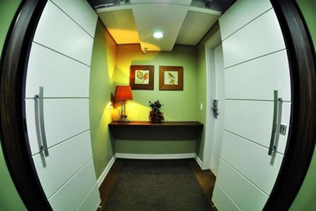  Petry Plaza Hotel