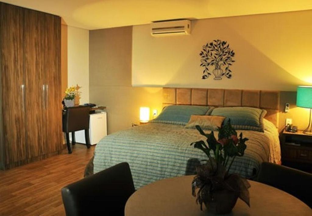  Petry Plaza Hotel