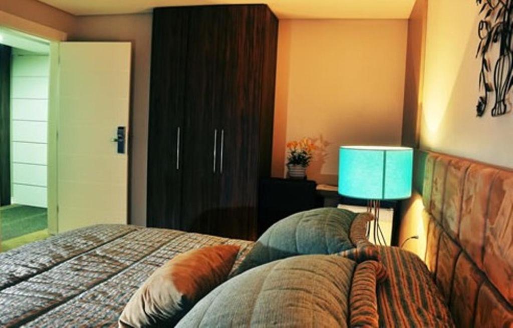  Petry Plaza Hotel