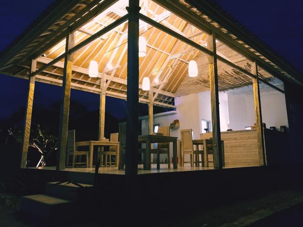 Patio nebo venkovní prostory v ubytování Lebaoh Nusa Cottage
