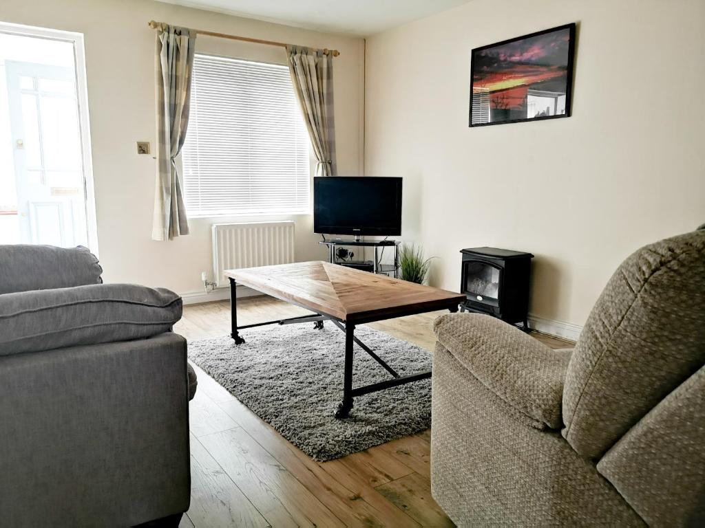 CF10 House - Cardiff City Centre - Three-Bedroom Apartment