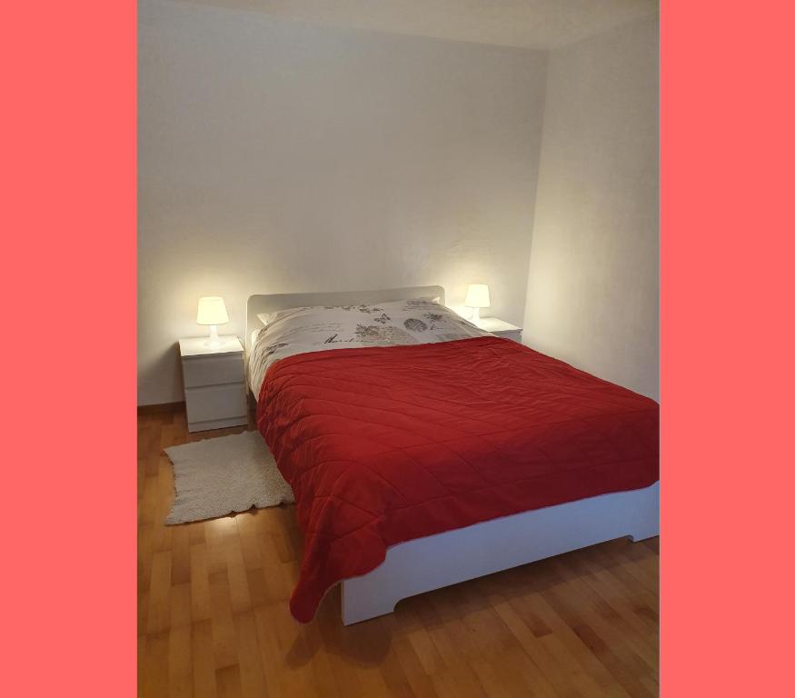 Un pat sau paturi într-o cameră la Maison du Fey