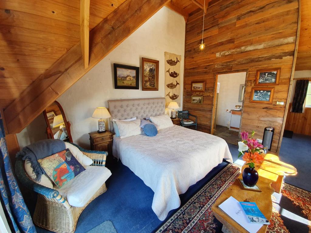 Postel nebo postele na pokoji v ubytování Hawley House
