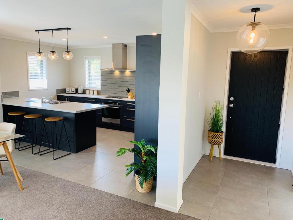 Stunning Modern Retreat - Resim 16