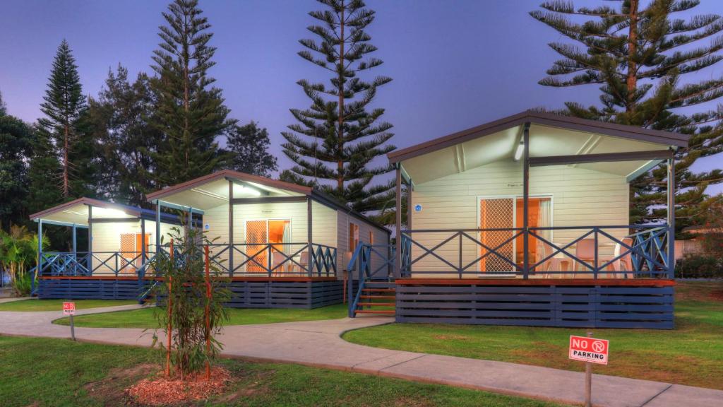 a rendering of a manufactured home with a house at Nambucca River Village by Lincoln Place in Macksville