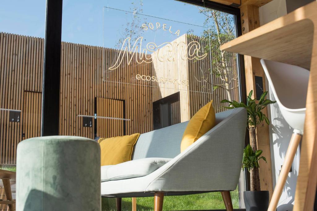 Posezení v ubytování Moana Eco Surf House