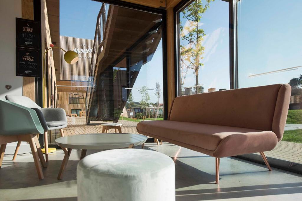 Posezení v ubytování Moana Eco Surf House