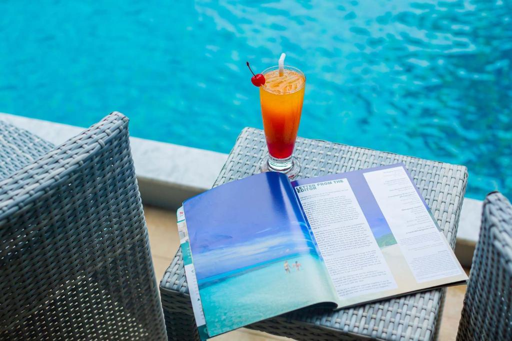 Bazén v ubytování Blue Tara Hotel Krabi Ao Nang nebo v jeho okolí