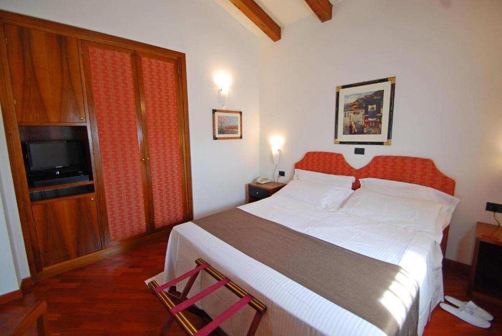 Alla Rocca Hotel Conference & Restaurant - 
