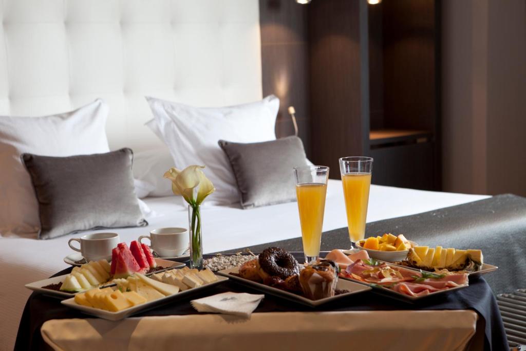 Hotel Maydrit Airport - 5