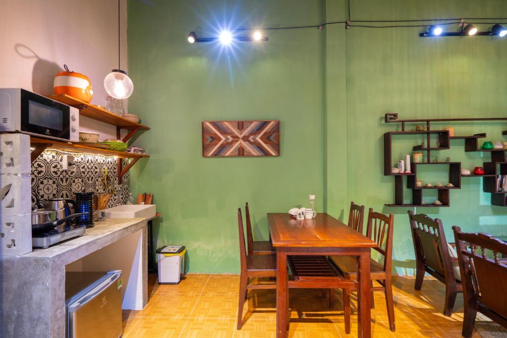 Kuchyň nebo kuchyňský kout v ubytování Little Nap Homestay