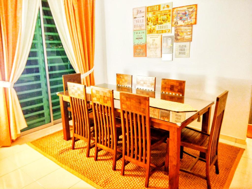 Fotografie z fotogalerie ubytování Homestay near HSB, fully aircond, wifi, Netflix, near shop v destinaci Alor Setar