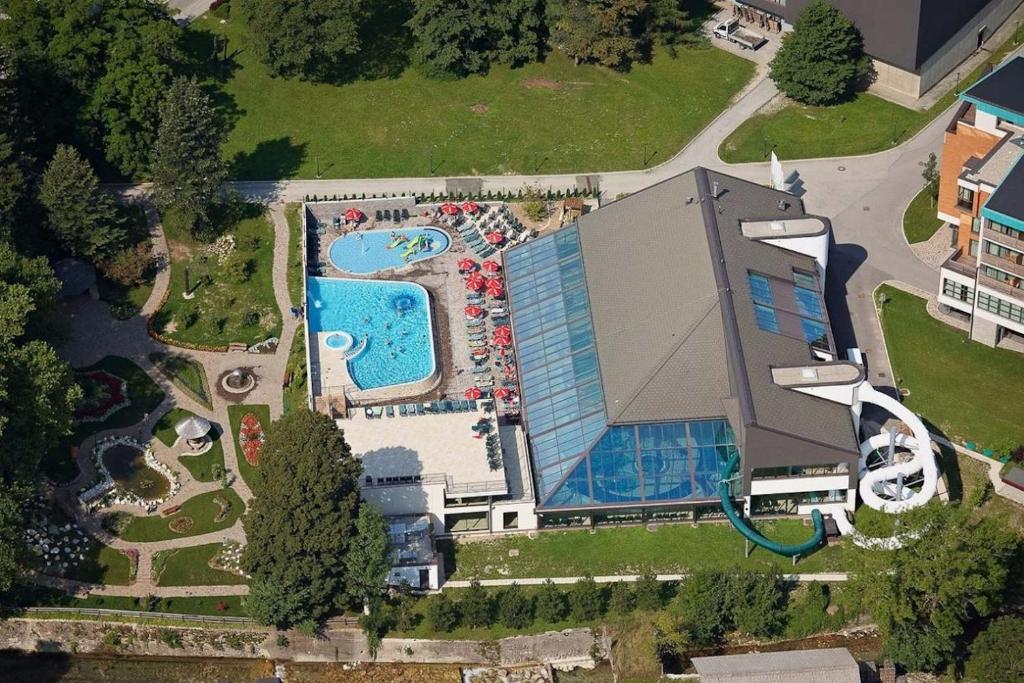 Bazén v ubytování Casa Bohinj nebo v jeho okolí
