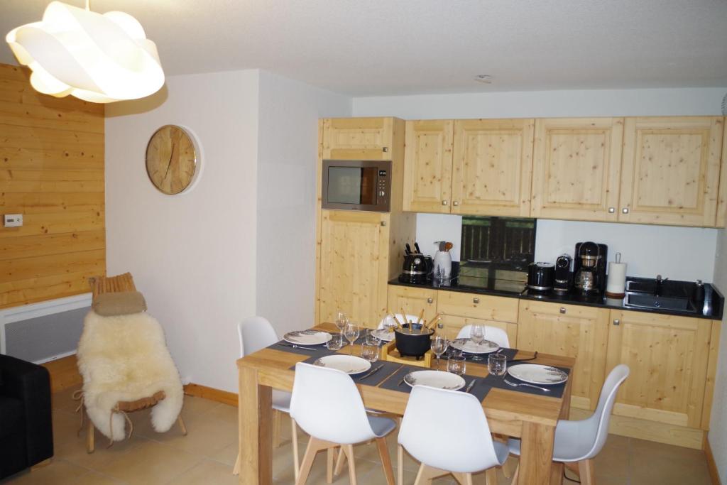 Kuchyň nebo kuchyňský kout v ubytování Résidence : Le Crystal Chalet
