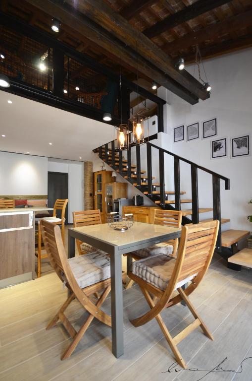 A seating area at Casita en el Cabañal con Patio