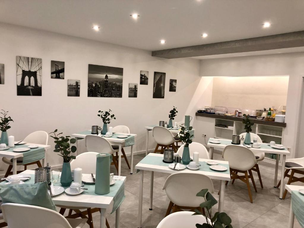 Liberty Hotel Cologne - Resim 26