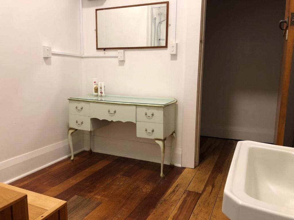 Penmarric House - Self Check-in - Resim 17