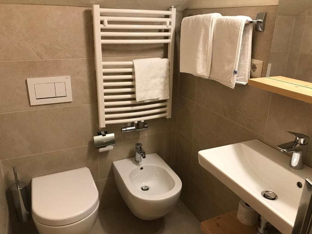 Bilik mandi di Platzerhof