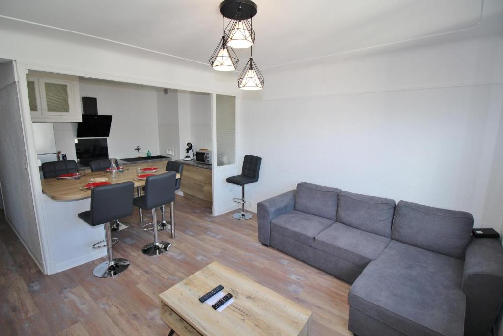 Gallery image of Appartement T3 entièrement rénové in Bagnères-de-Bigorre