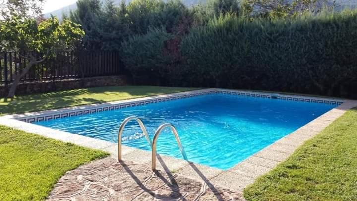 Bazén v ubytování Casa rural Las Erillas nebo v jeho okolí