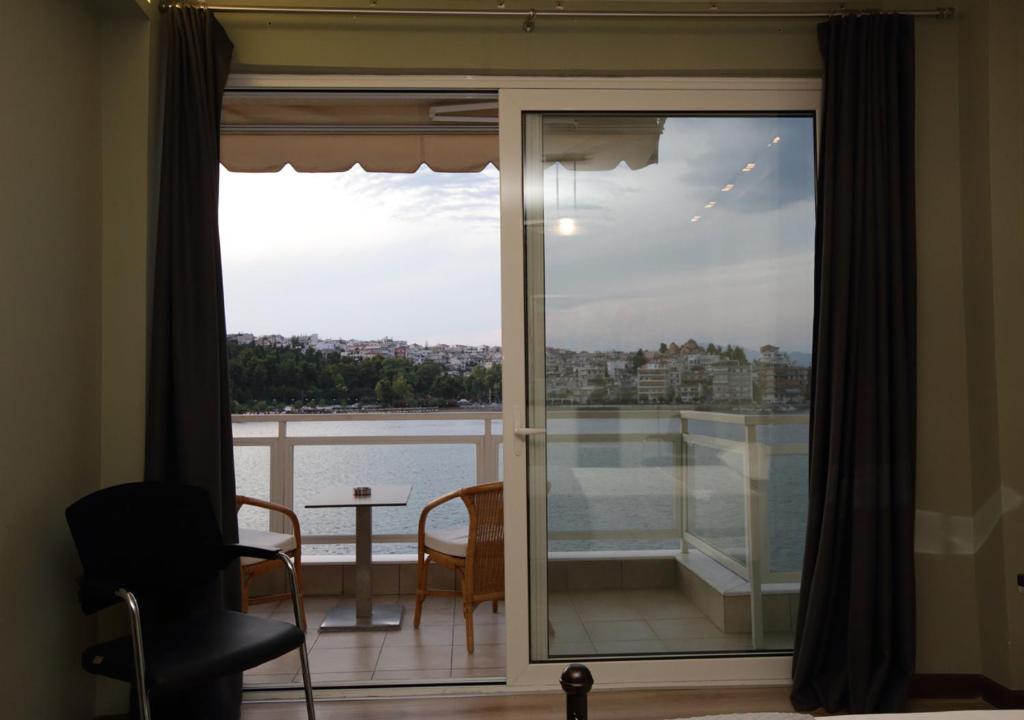 Balkón nebo terasa v ubytování Chalkida Seafront Apartment
