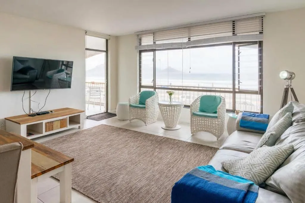 Stylish Modern beach front apartment, Cape Town, South Africa