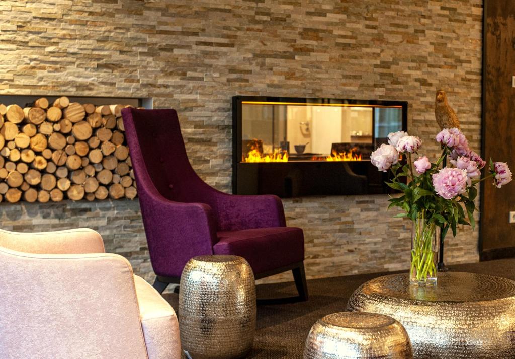 Posezení v ubytování Business Class Hotel Ebersberg