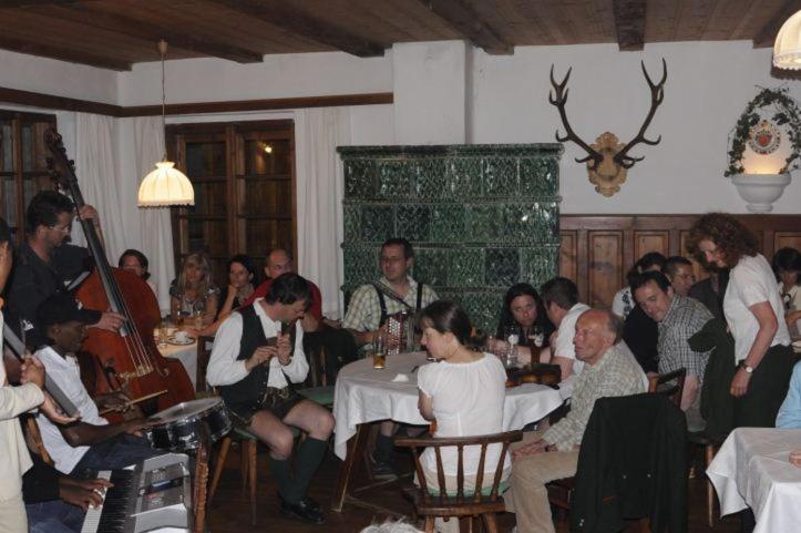 Os clientes hospedados em Bräugasthof Hallstatt