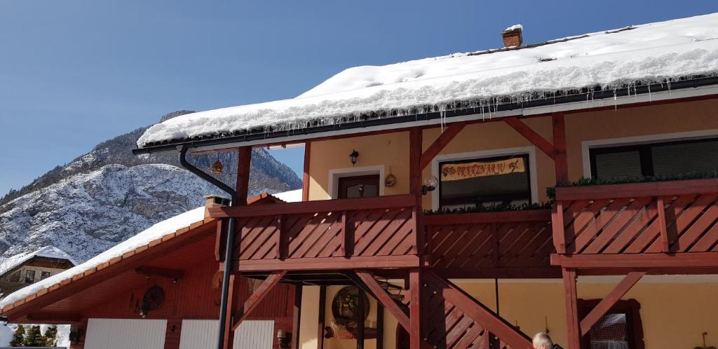 Nespecifikovaný výhled na hory nebo výhled na hory při pohledu z apartmánu