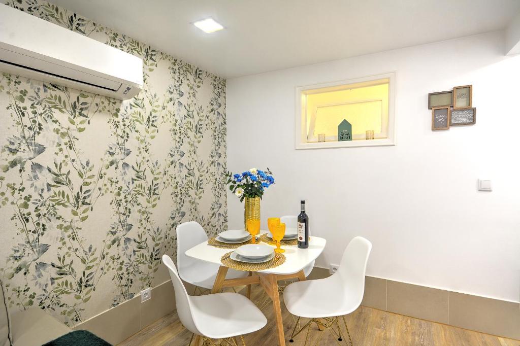 Traditional Apartment with a Terrace, AC and Fast Internet - 一居室公寓