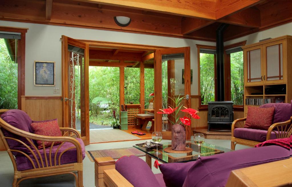 Posezení v ubytování Volcano Rainforest Retreat